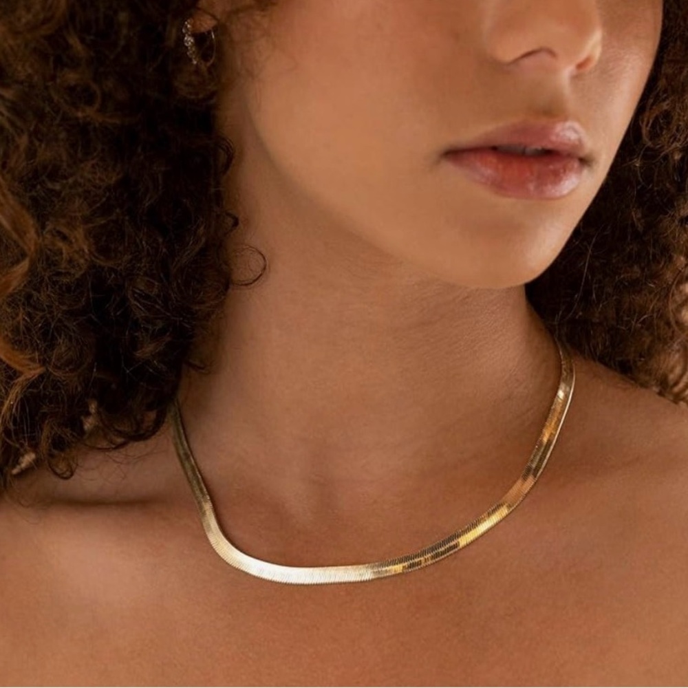 NEW 14K Gold Plated Elegant Necklace